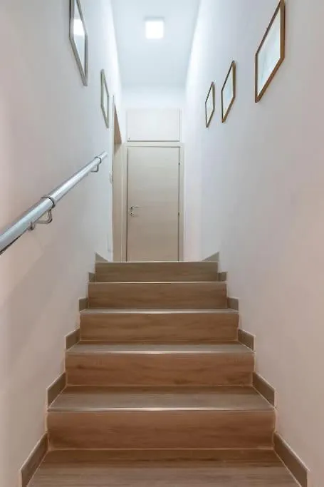 Central Apartment De Angeli Charm Residence Milan