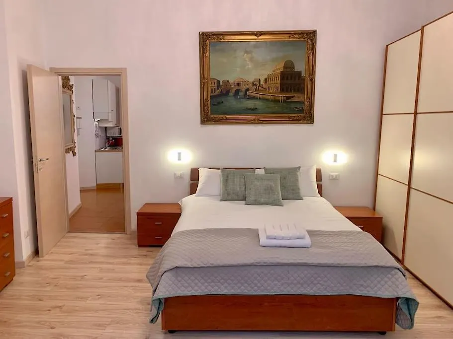 Central Apartment De Angeli Charm Residence Milan Italy