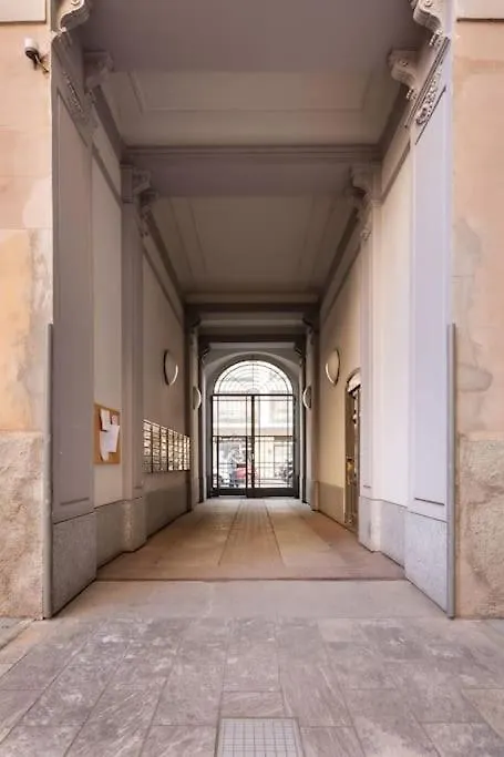 Central Apartment De Angeli Charm Residence Milan Italy